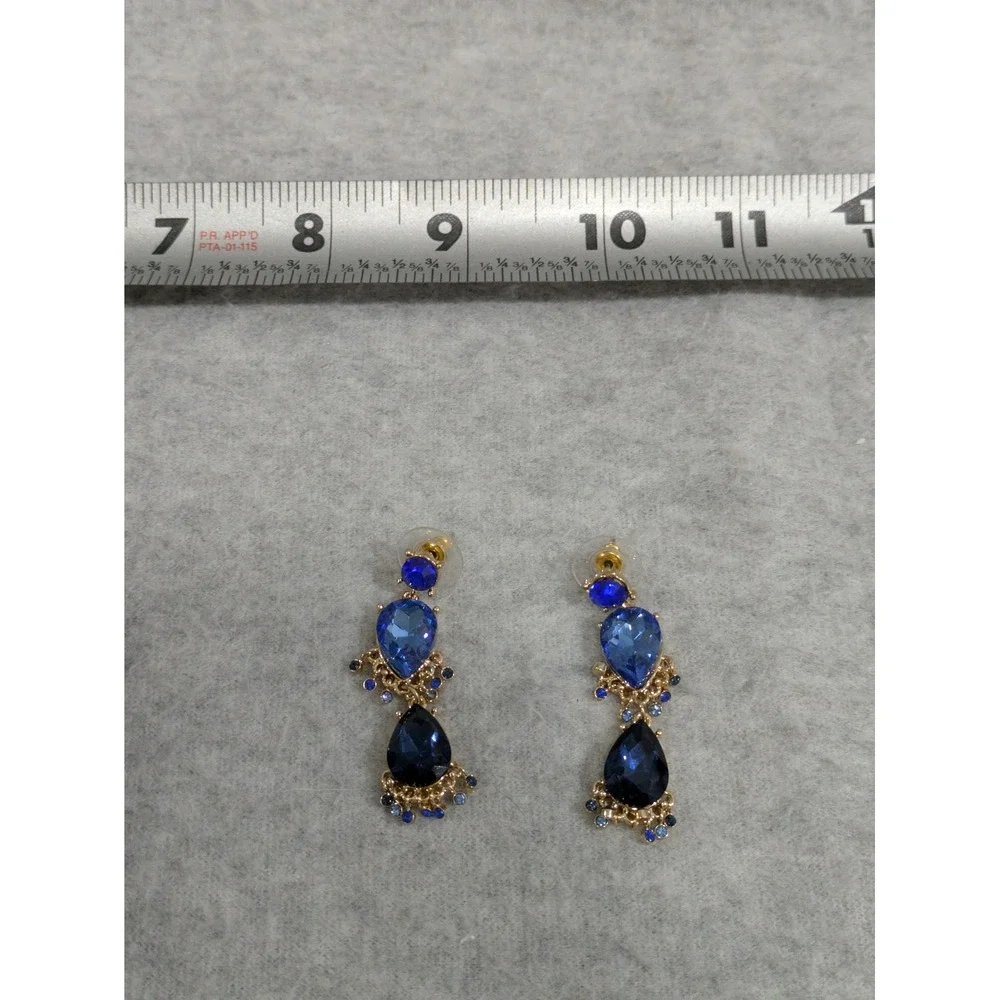 Unbranded sapphire earring